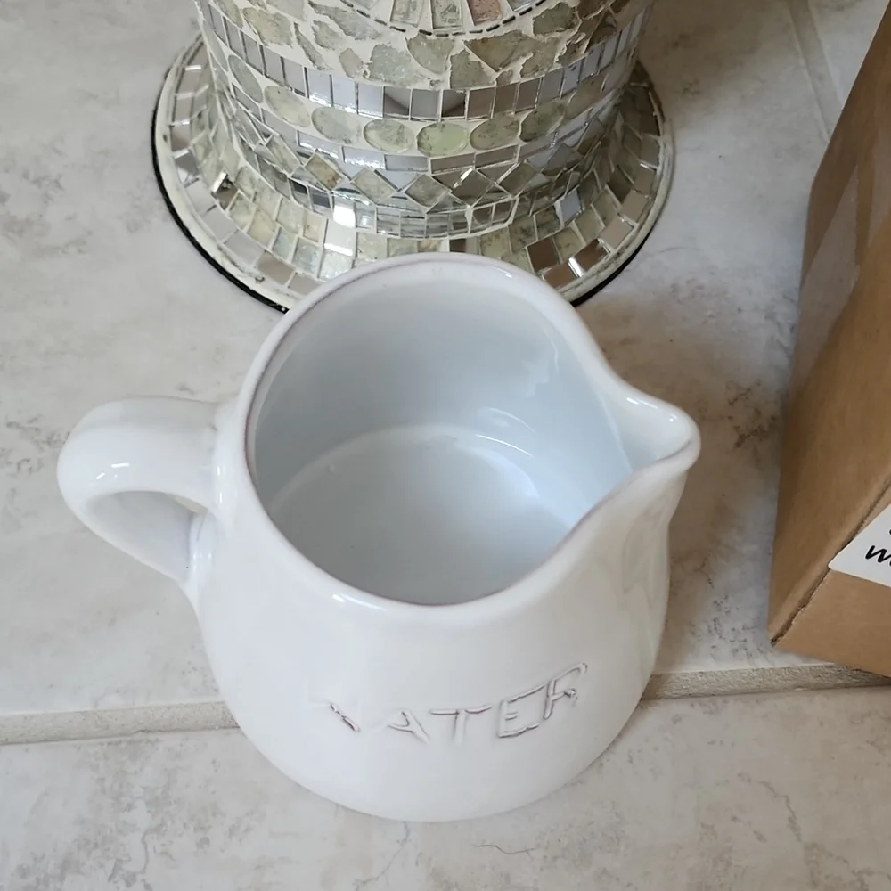 💧POTTERY BARN Ceramic Water Pitcher💧